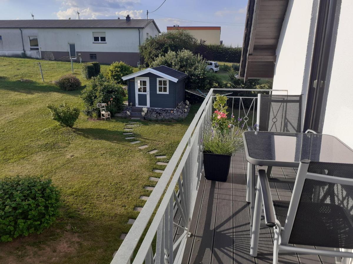 Eifelstern-Schoene Ferienwohnung Mit Balkon Kalenborn-Scheuern Esterno foto